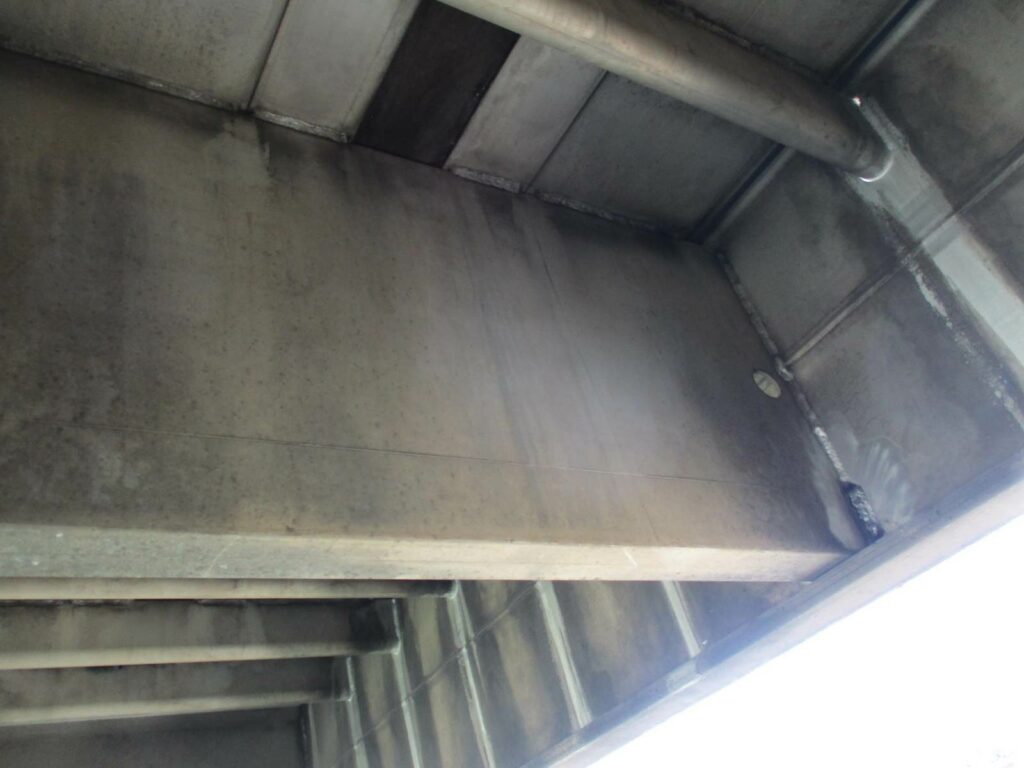 2015 East 48X102 ALUMINUM FLATBED WITH LIFT AXLE