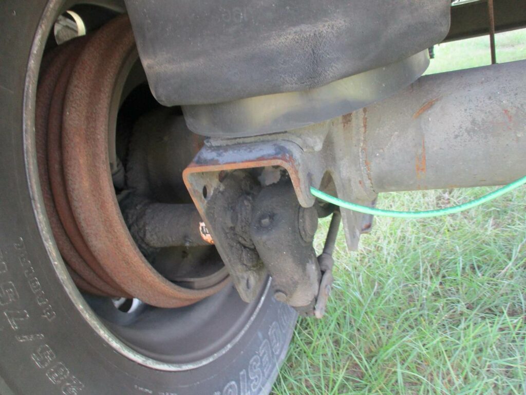 2015 East 48X102 ALUMINUM FLATBED WITH LIFT AXLE