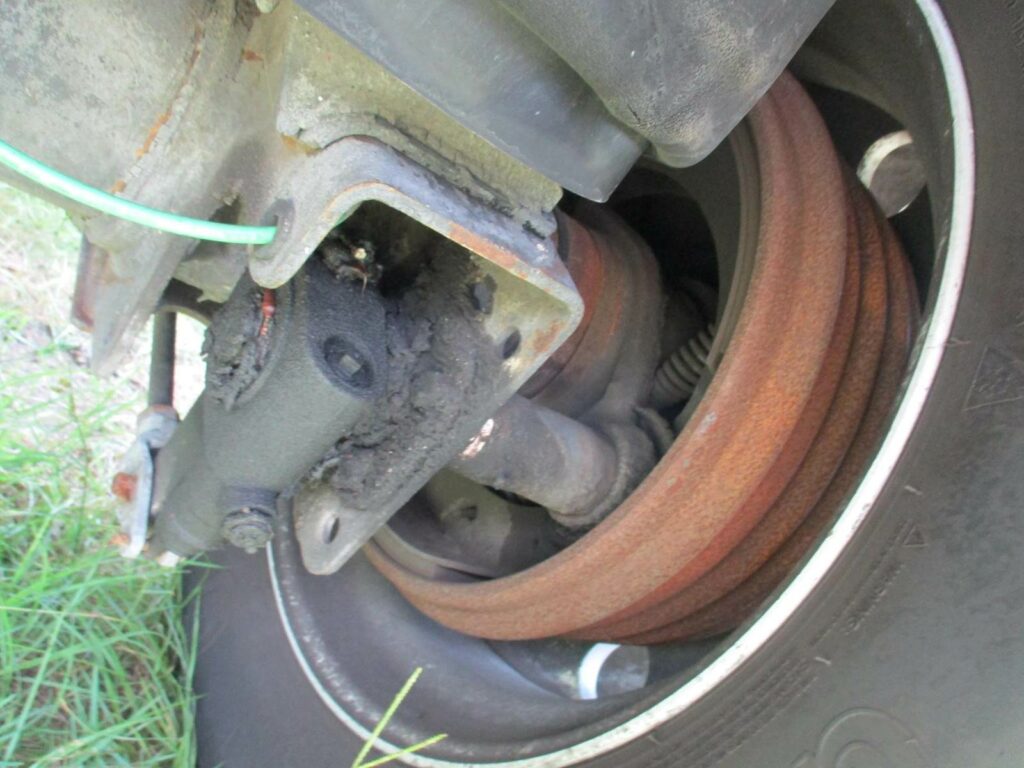 2015 East 48X102 ALUMINUM FLATBED WITH LIFT AXLE