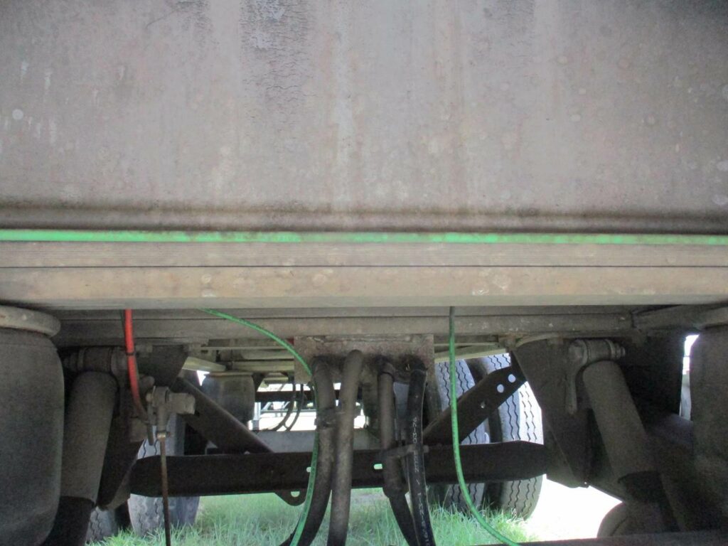 2015 East 48X102 ALUMINUM FLATBED WITH LIFT AXLE