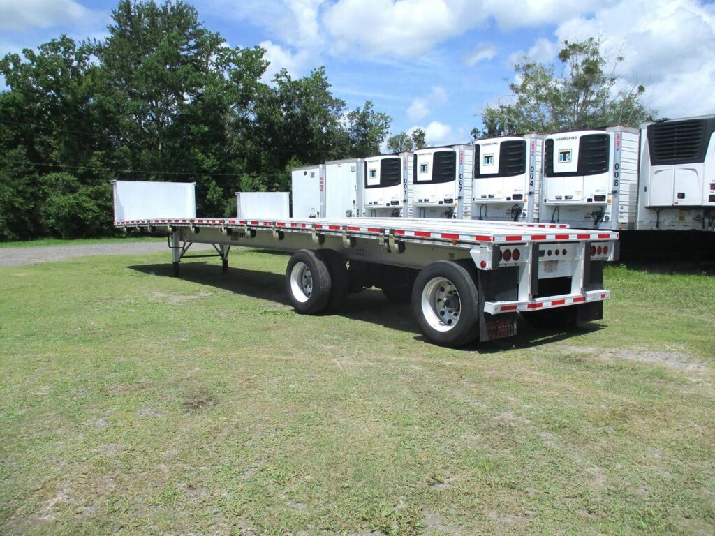 2016 East 48X102 ALUMINUM FLATBED WITH LIFT AXLE