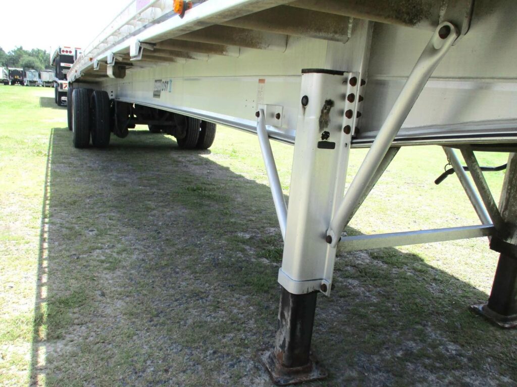 2016 East 48X102 ALUMINUM FLATBED WITH LIFT AXLE