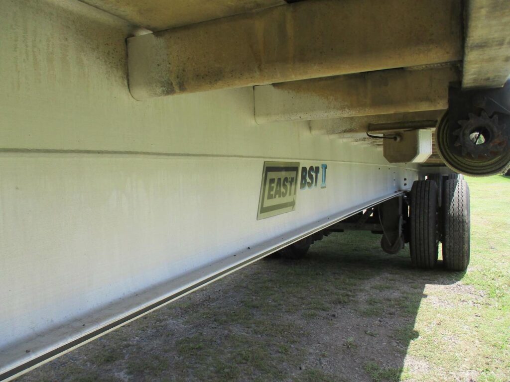 2016 East 48X102 ALUMINUM FLATBED WITH LIFT AXLE