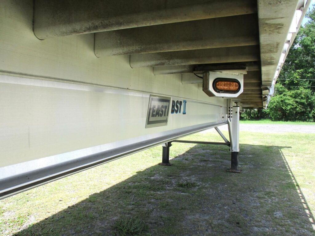 2016 East 48X102 ALUMINUM FLATBED WITH LIFT AXLE