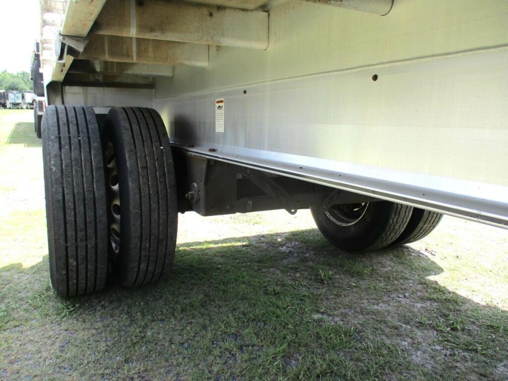 2016 East 48X102 ALUMINUM FLATBED WITH LIFT AXLE