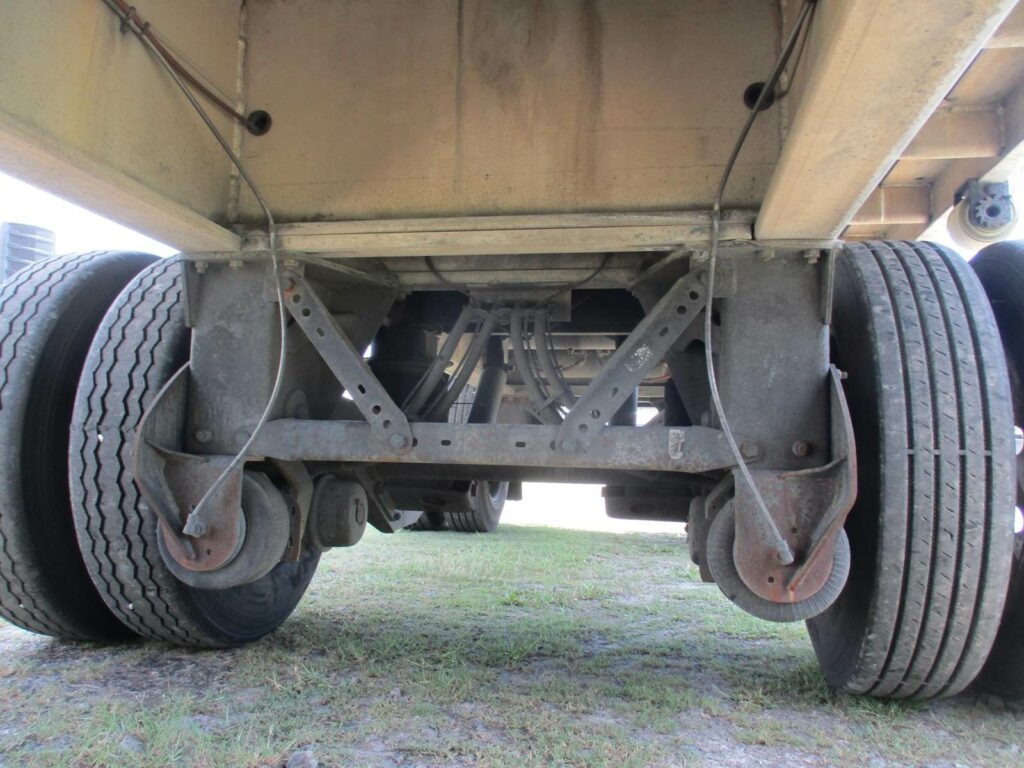 2016 East 48X102 ALUMINUM FLATBED WITH LIFT AXLE