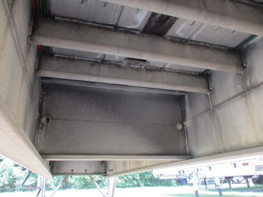 2016 East 48X102 ALUMINUM FLATBED WITH LIFT AXLE