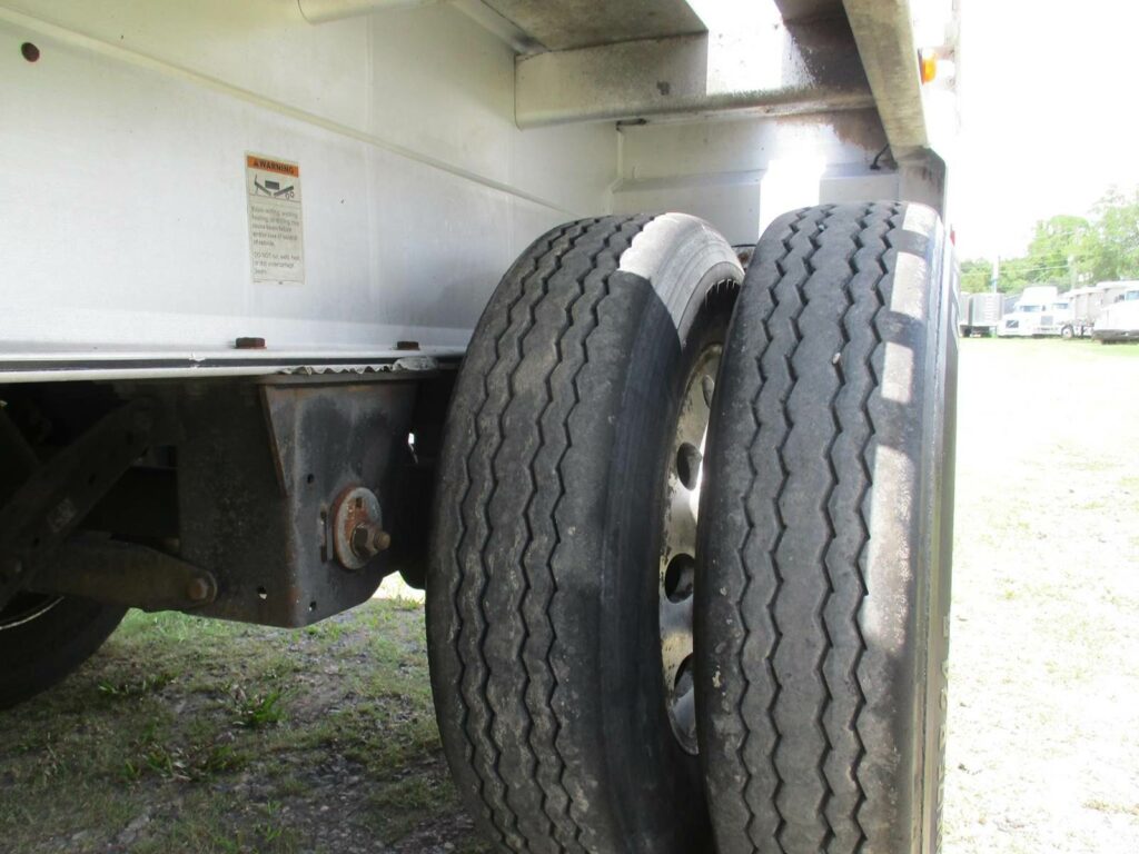 2016 East 48X102 ALUMINUM SPREAD AXLE WITH LIFT AXLE