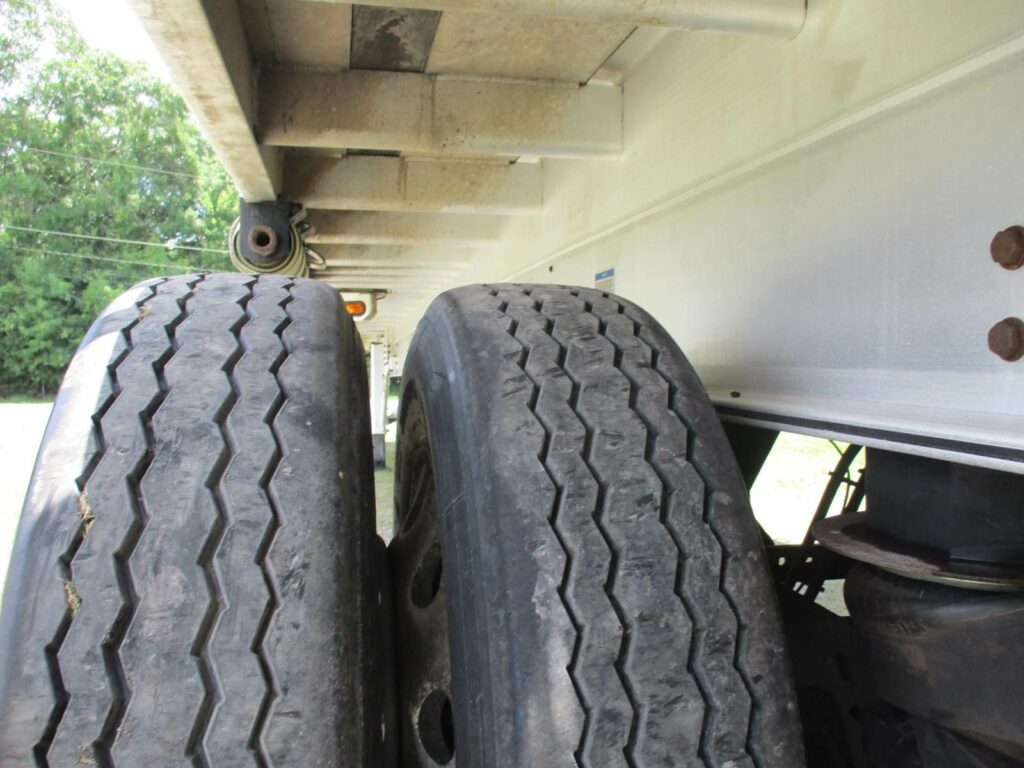 2016 East 48X102 ALUMINUM SPREAD AXLE WITH LIFT AXLE