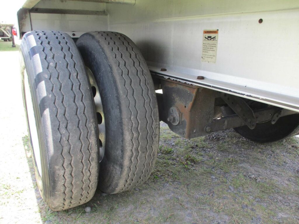 2016 East 48X102 ALUMINUM SPREAD AXLE WITH LIFT AXLE