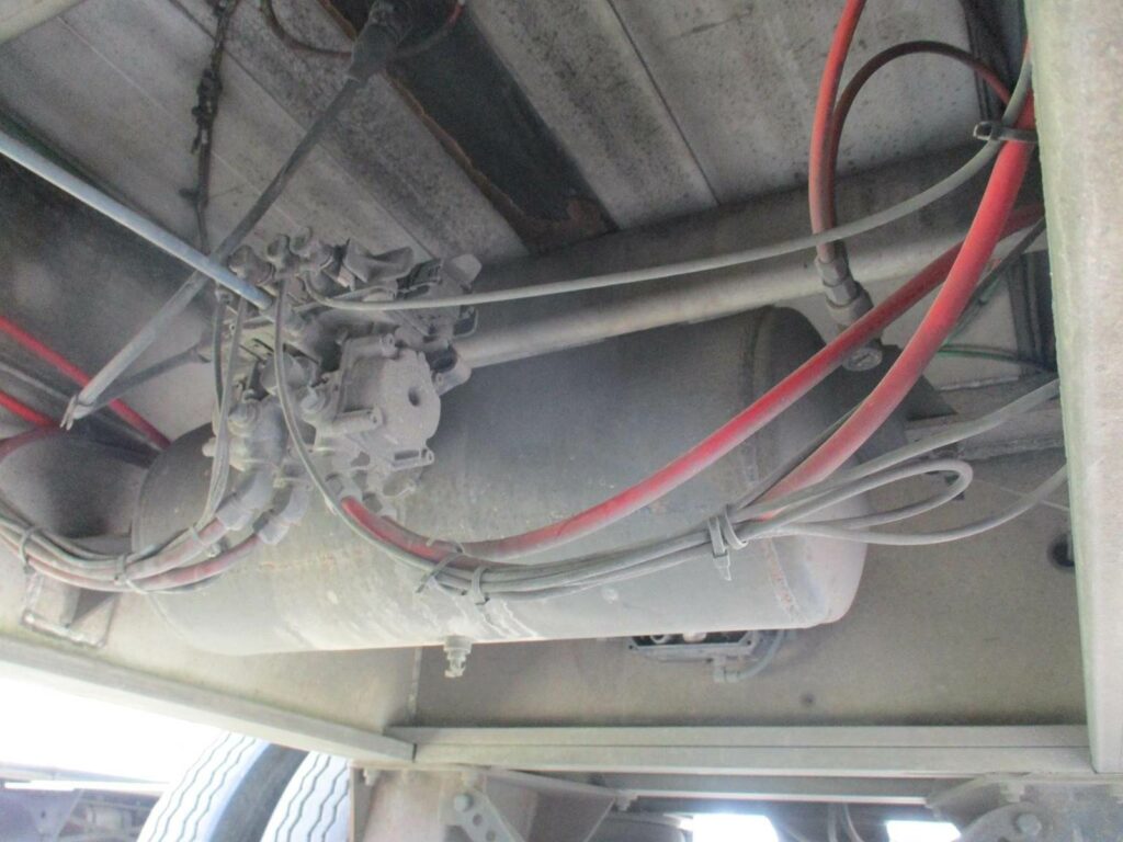 2016 East 48X102 ALUMINUM SPREAD AXLE WITH LIFT AXLE