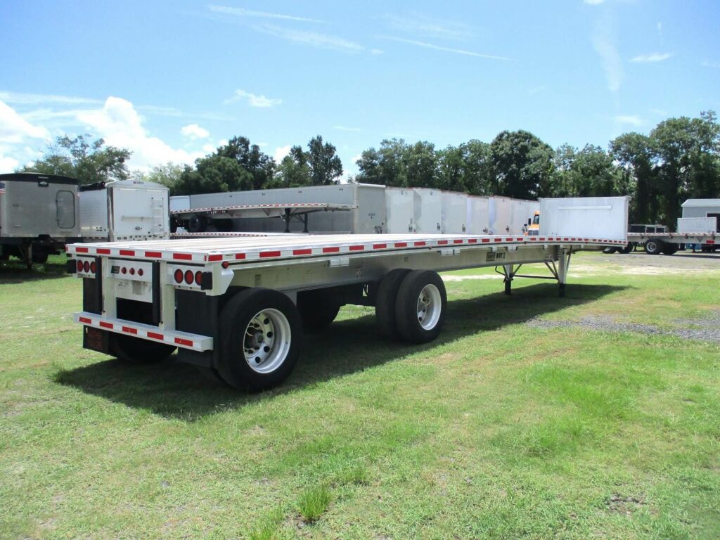 2015 East 48X120 ALUMINUM FLATBED WITH LIFT AXLE