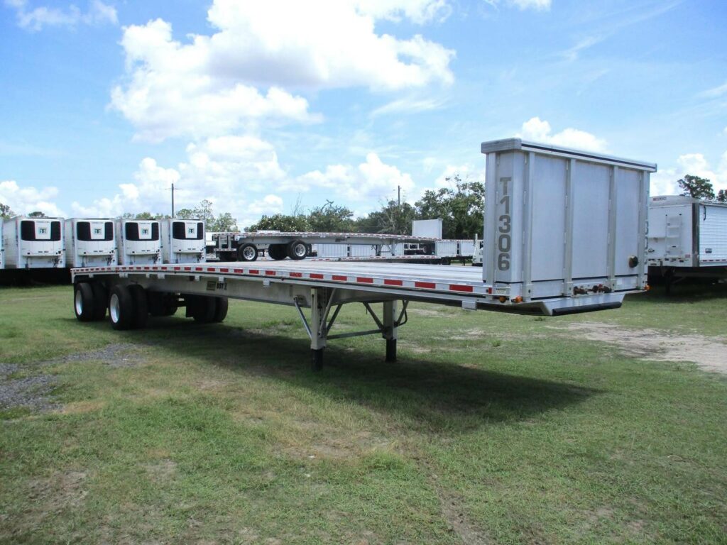2015 East 48X120 ALUMINUM FLATBED WITH LIFT AXLE
