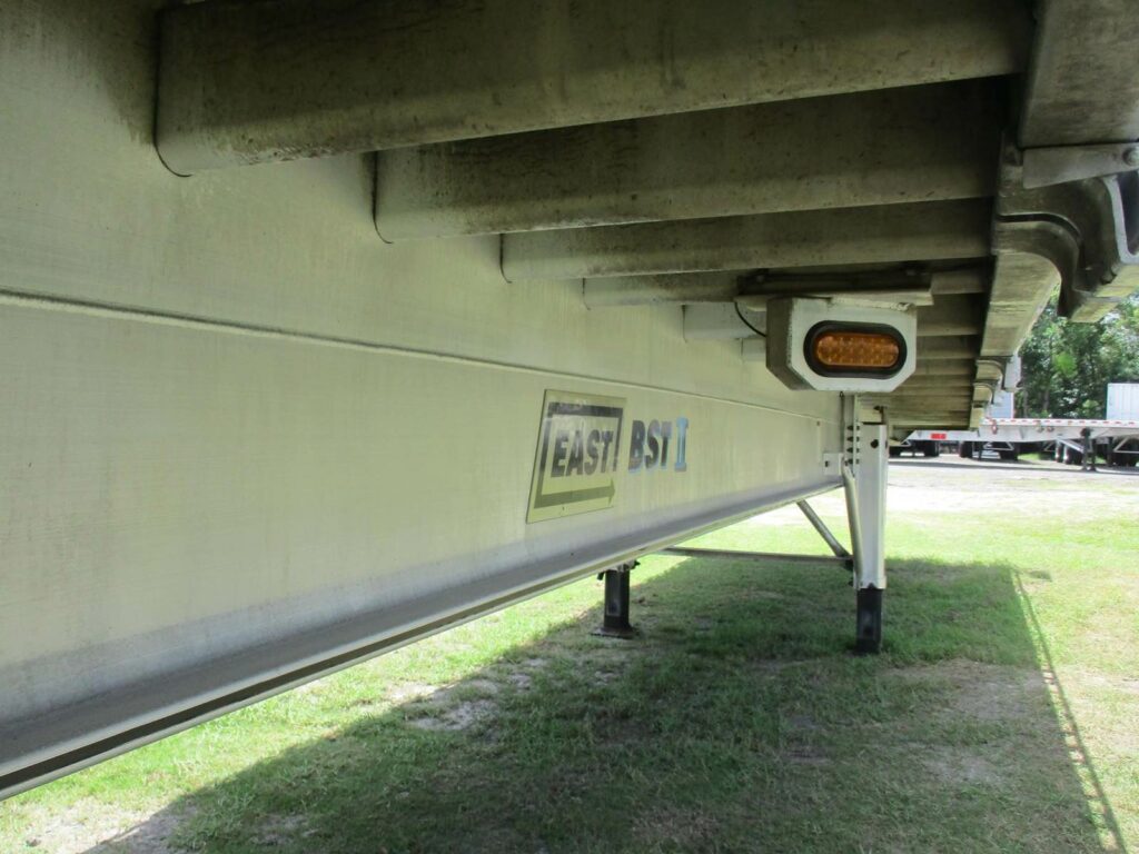 2015 East 48X120 ALUMINUM FLATBED WITH LIFT AXLE
