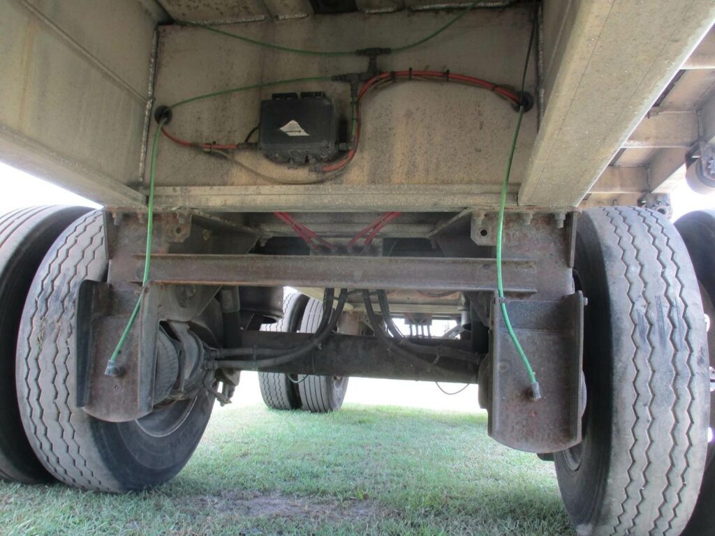 2015 East 48X120 ALUMINUM FLATBED WITH LIFT AXLE