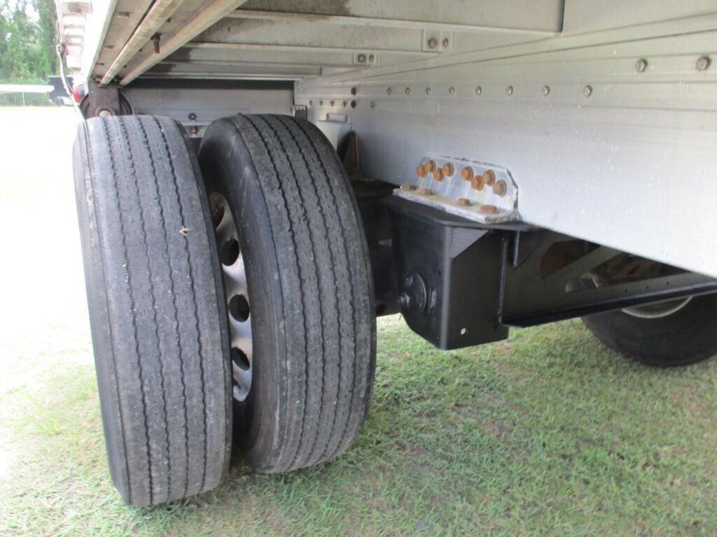 2014 Reitnouer 48X102 ALUMINUM SPREAD AXLE BIG BUBBA