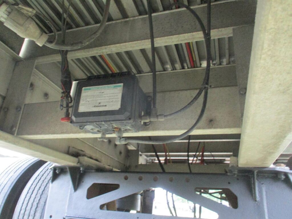 2014 Reitnouer 48X102 ALUMINUM SPREAD AXLE BIG BUBBA