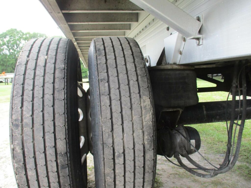 2014 Reitnouer 48X102 ALUMINUM SPREAD AXLE BIG BUBBA