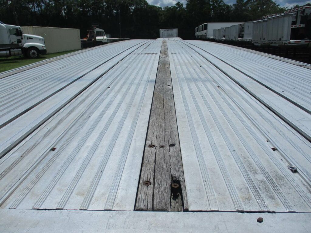 2014 Reitnouer 48X102 ALUMINUM SPREAD AXLE BIG BUBBA