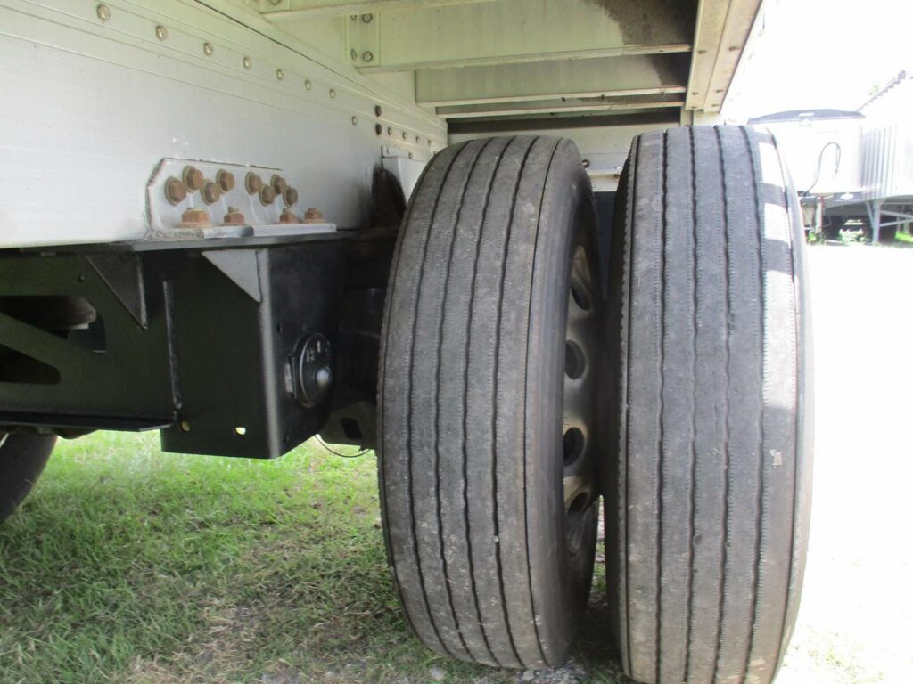 2014 Reitnouer 48X102 ALUMINUM SPREAD AXLE BIG BUBBA