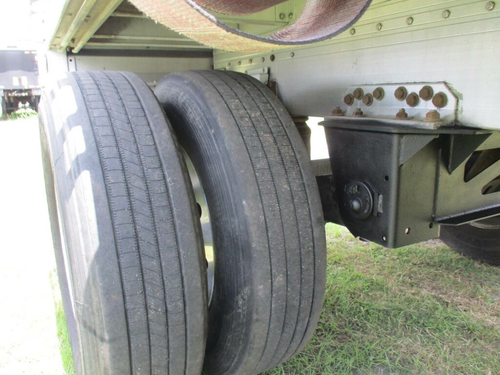 2014 Reitnouer 48X102 ALUMINUM SPREAD AXLE BIG BUBBA