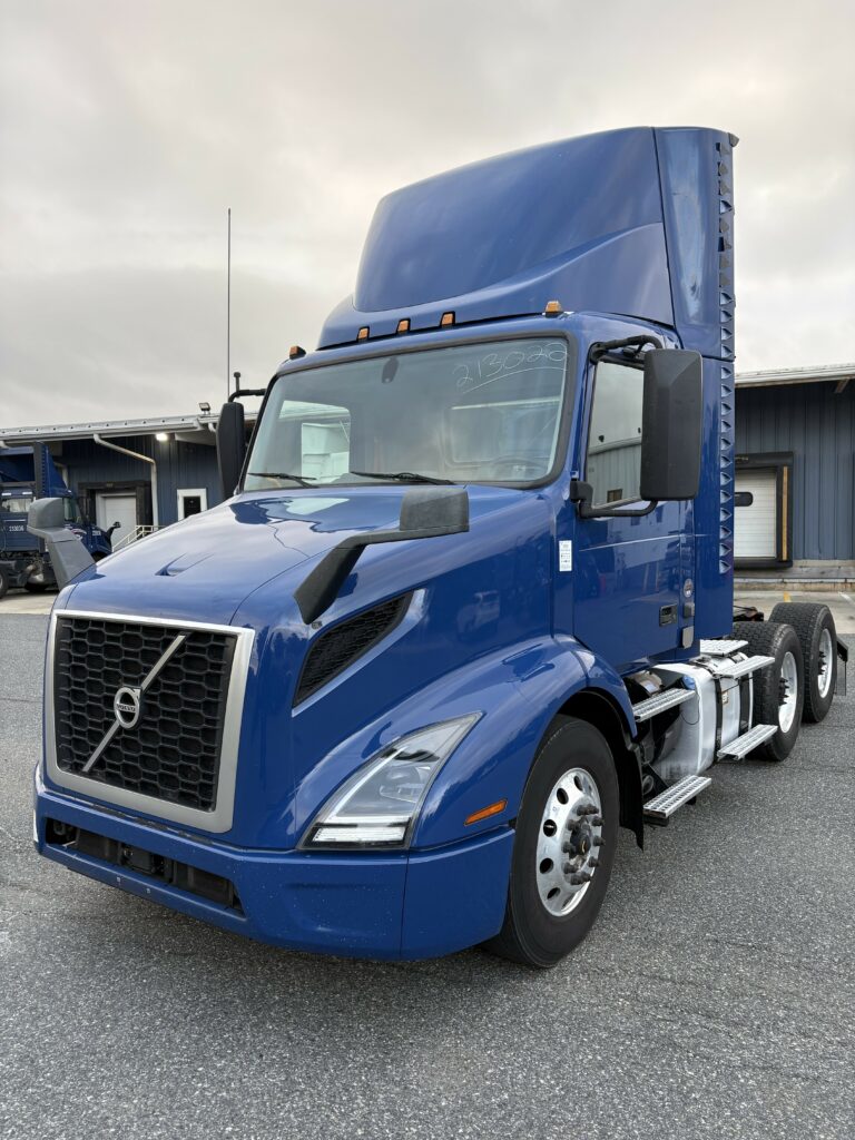 2021 Volvo Day Cab