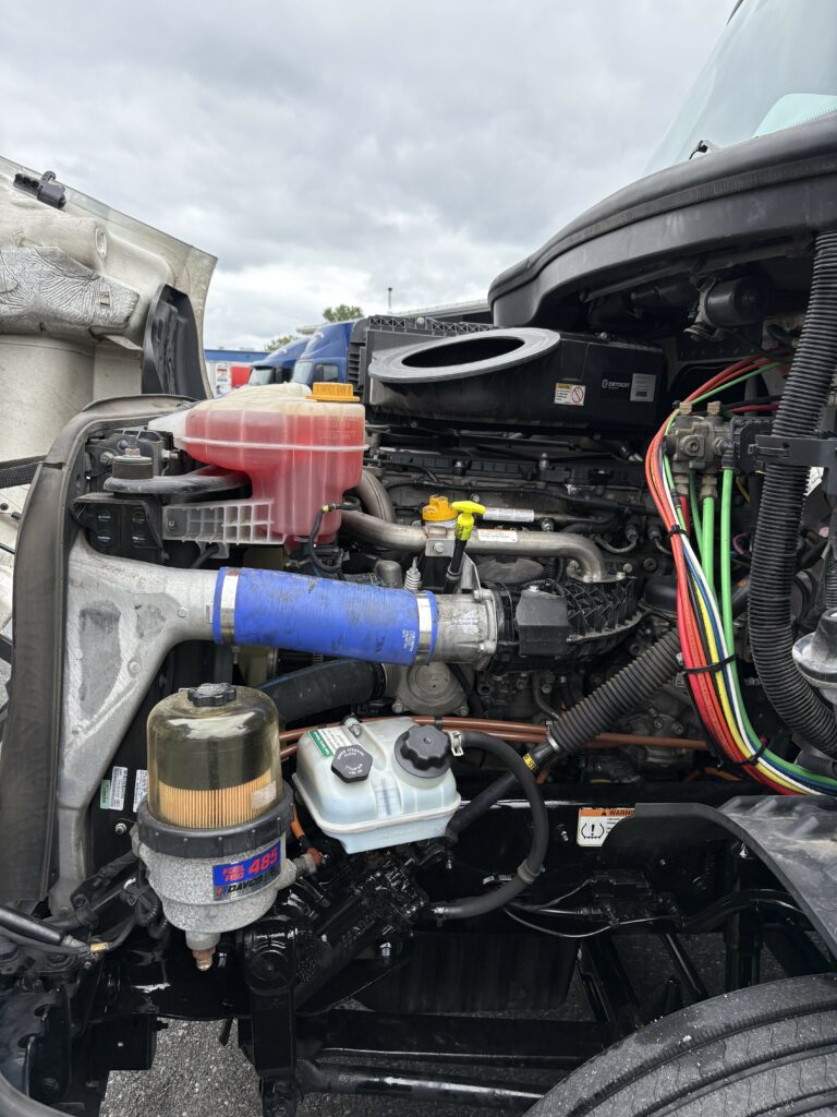 2021 Freightliner Day Cab