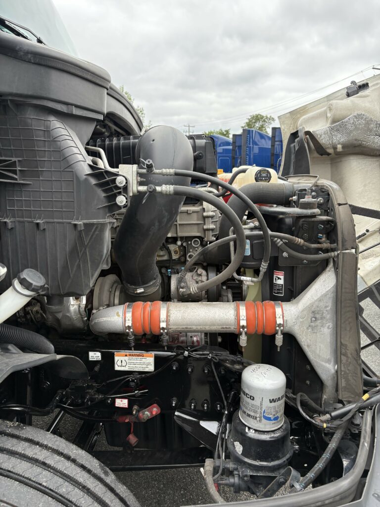 2021 Freightliner Day Cab