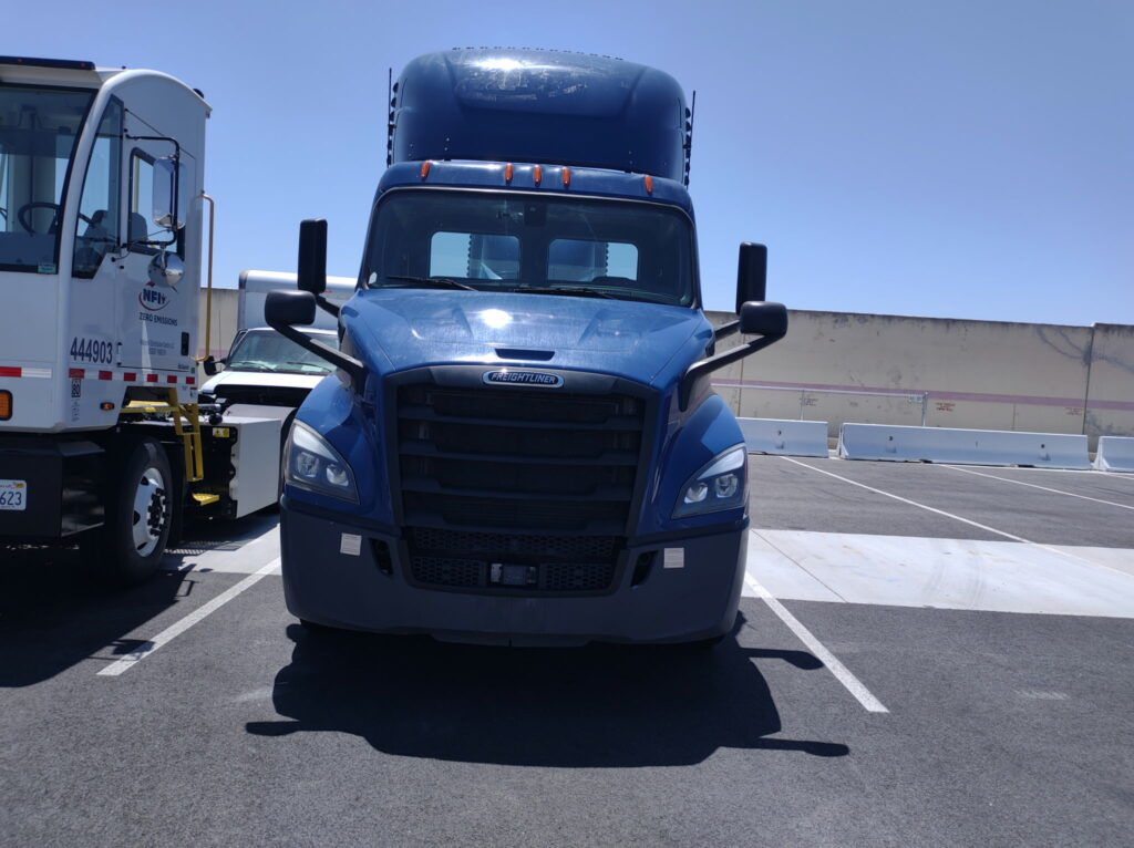 2019 Freightliner Day Cab