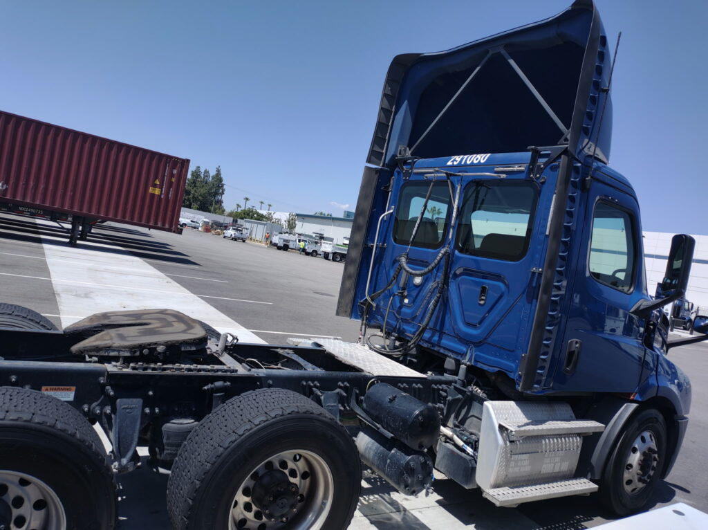 2019 Freightliner Day Cab
