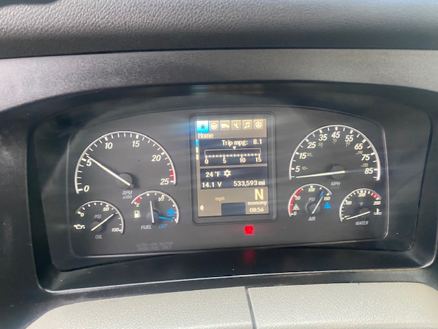 2021 Freightliner Day Cab