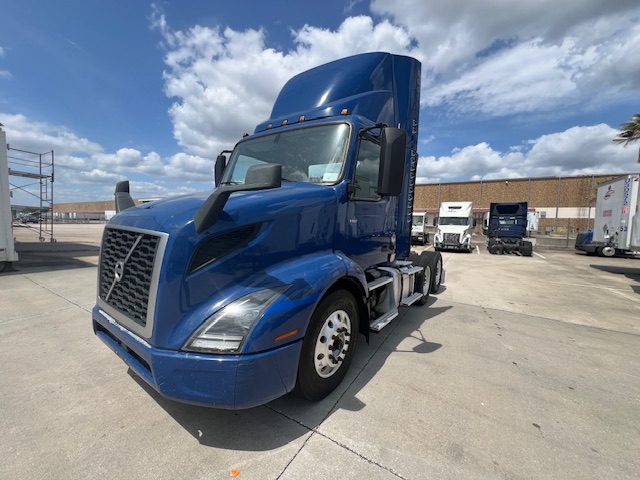 2021 Volvo Day Cab