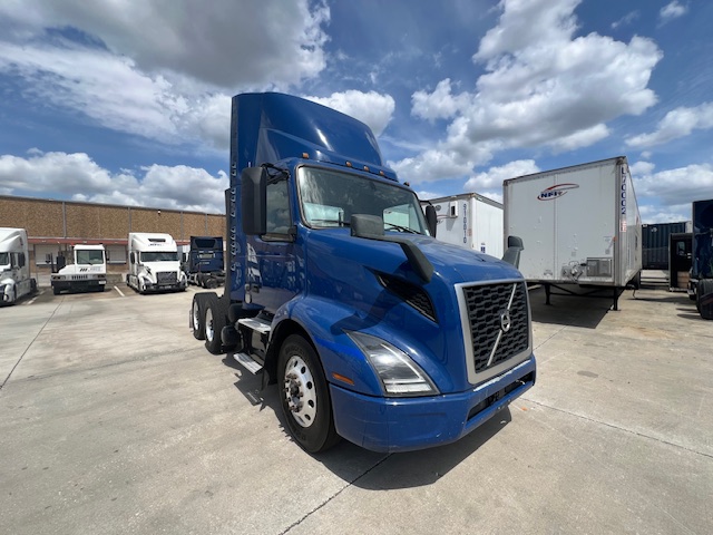 2021 Volvo Day Cab