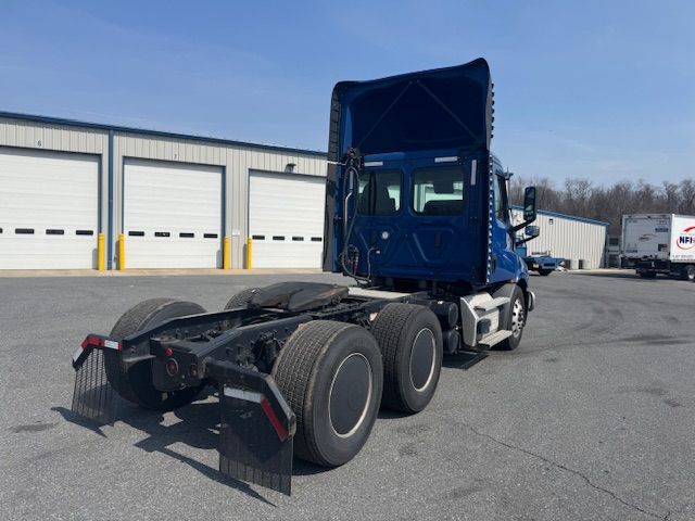 2021 Freightliner Day Cab