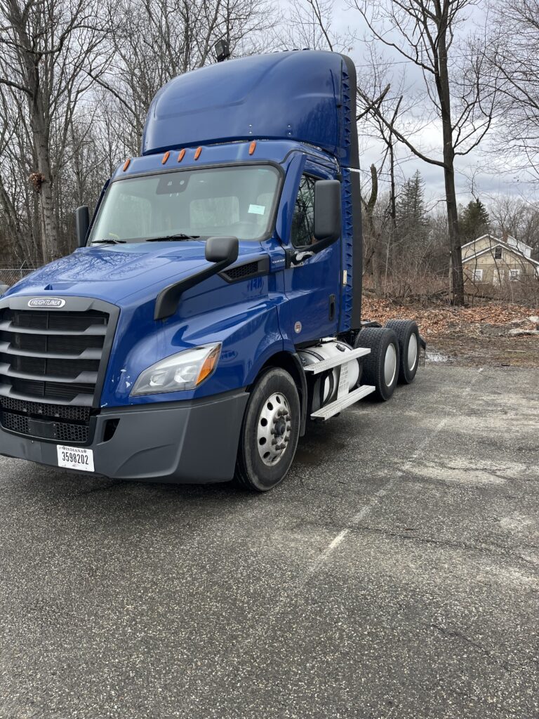 2021 Freightliner Day Cab