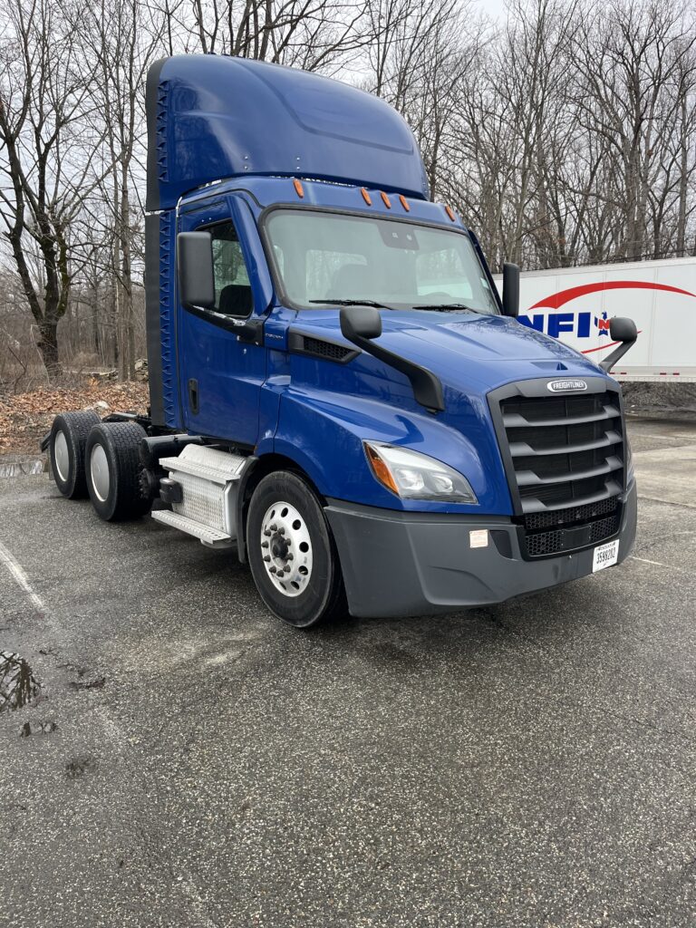 2021 Freightliner Day Cab