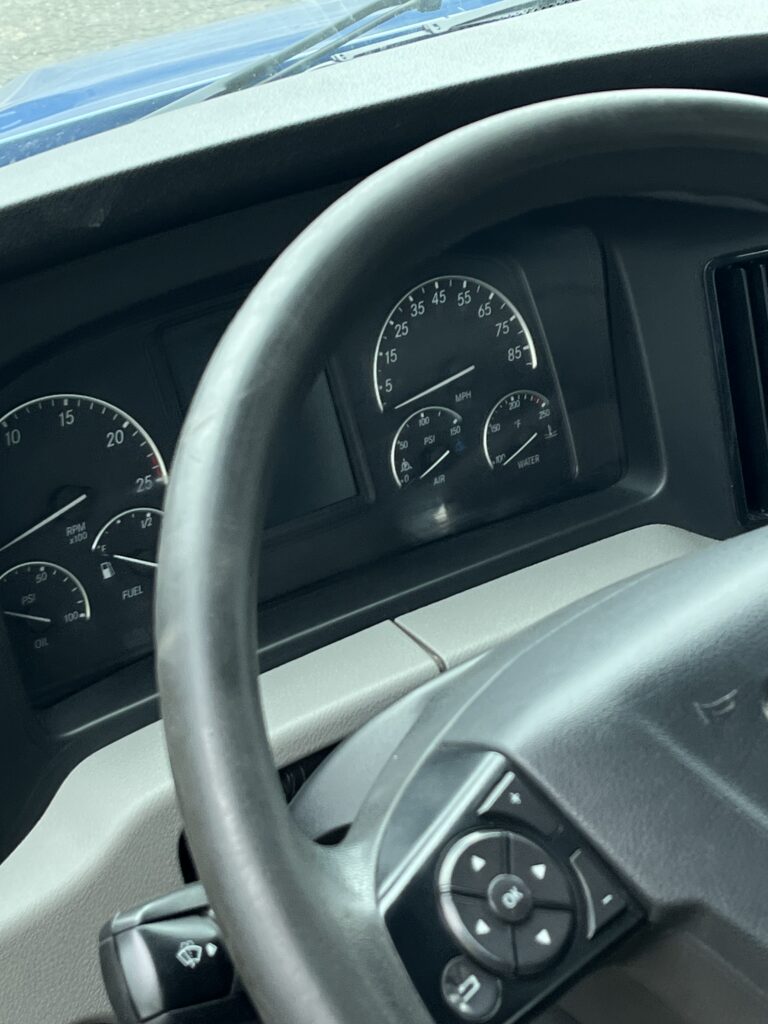 2021 Freightliner Day Cab