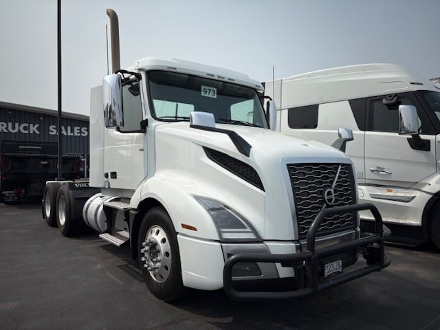 2020 Volvo VNL64T300