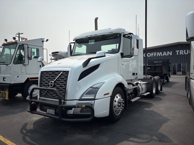 2020 Volvo VNL64T300