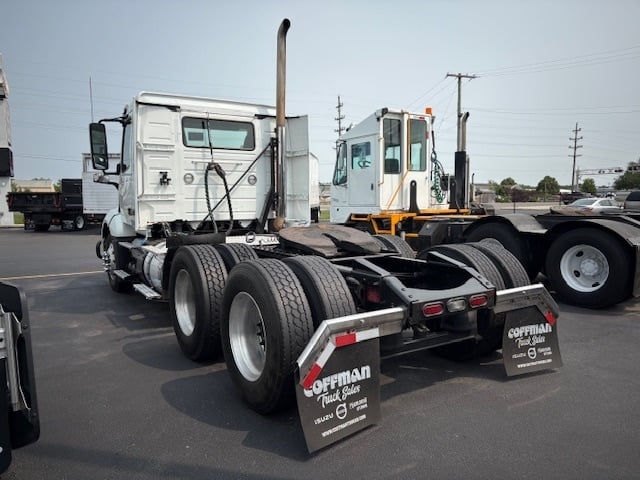 2020 Volvo VNL64T300