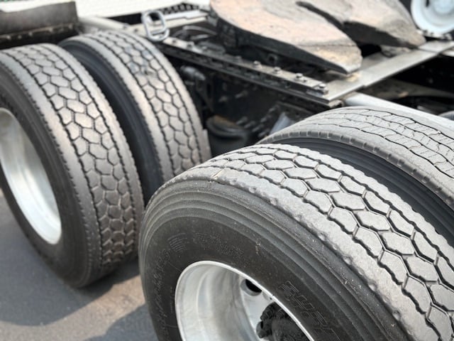 2020 Volvo VNL64T300