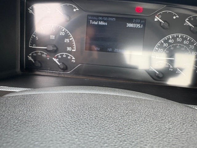 2020 Volvo VNL64T300