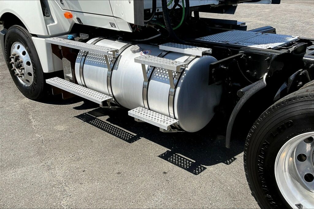 2020 CUM LT625 6×4 Day Cab