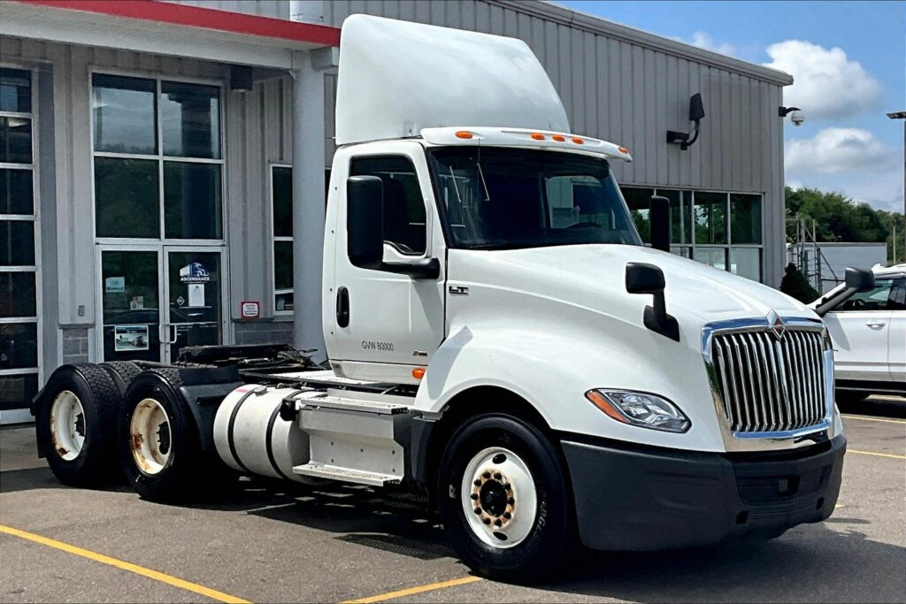 2019 INT LT625 6×4 Day Cab