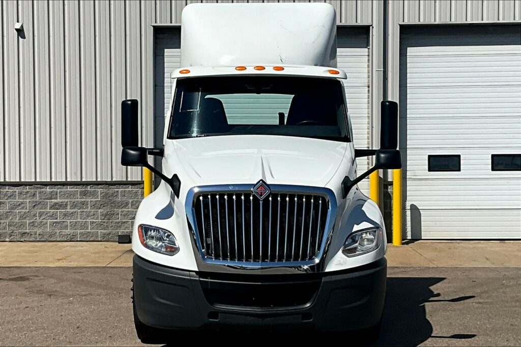 2019 INT LT625 6×4 Day Cab