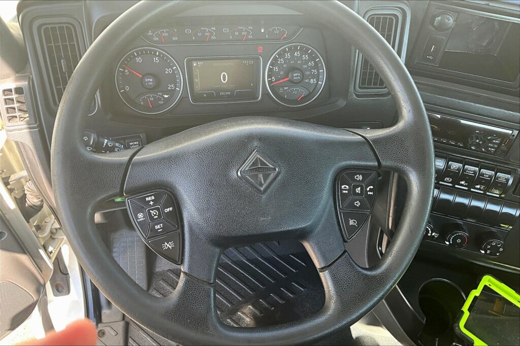 2019 INT LT625 6×4 Day Cab