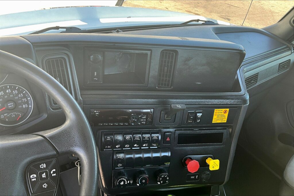 2019 INT LT625 6×4 Day Cab