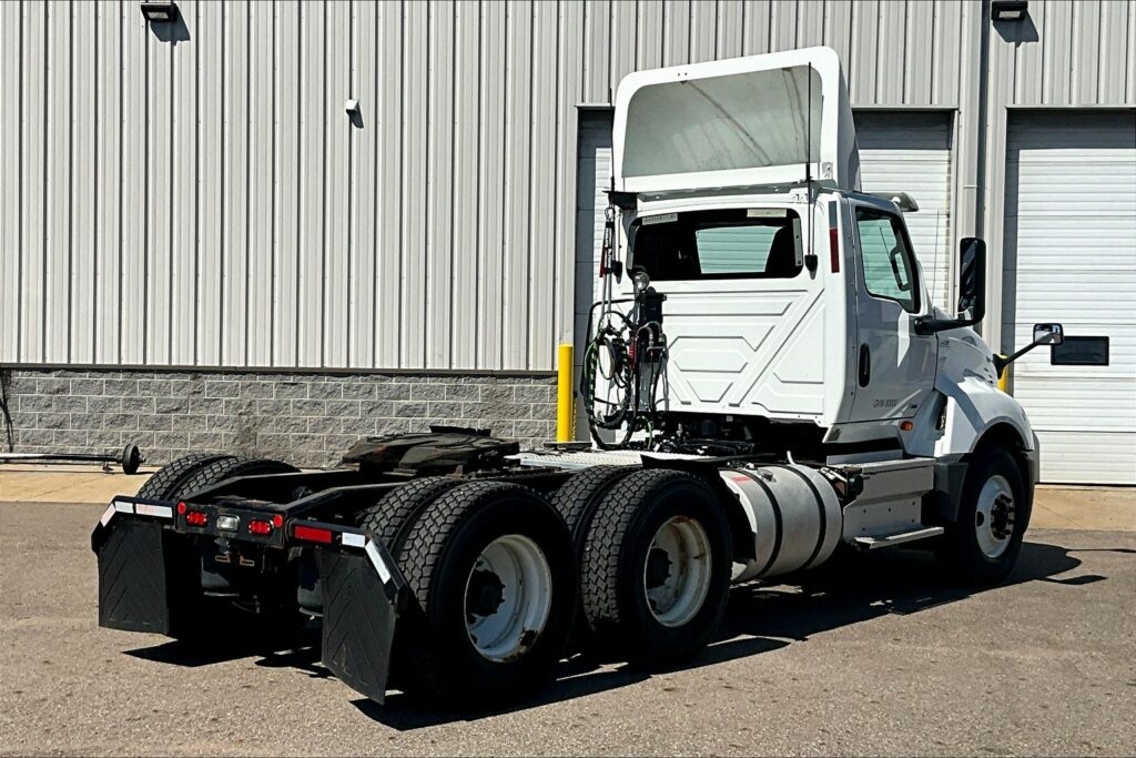 2019 INT LT625 6×4 Day Cab