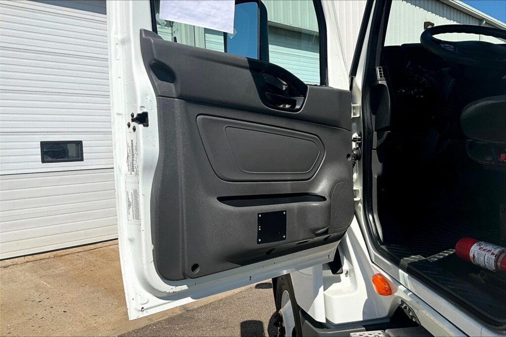 2019 INT LT625 6×4 Day Cab