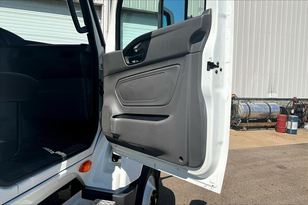 2019 INT LT625 6×4 Day Cab